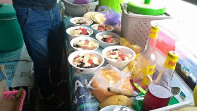 Omzet Pedagang Sop Buah di Pemalang Melonjak karena Cuaca Panas