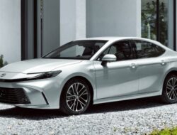 Toyota Camry Facelift Diluncurkan di Pasar Asean pada Bulan Oktober 2024