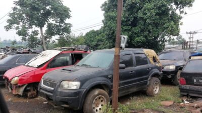 Kisah Misterius di Balik Kuburan Mobil di Bogor