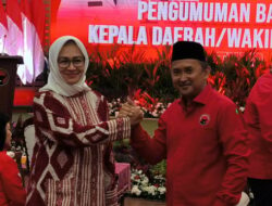 Airin Mengunjungi Kantor PDIP Mengenakan Busana Merah Sebelum Pengumuman Calon Gubernur Banten