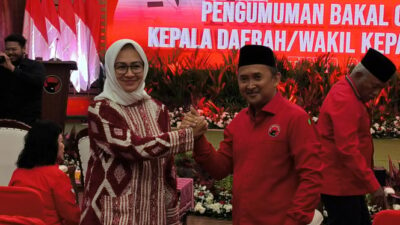 Airin Mengunjungi Kantor PDIP Mengenakan Busana Merah Sebelum Pengumuman Calon Gubernur Banten