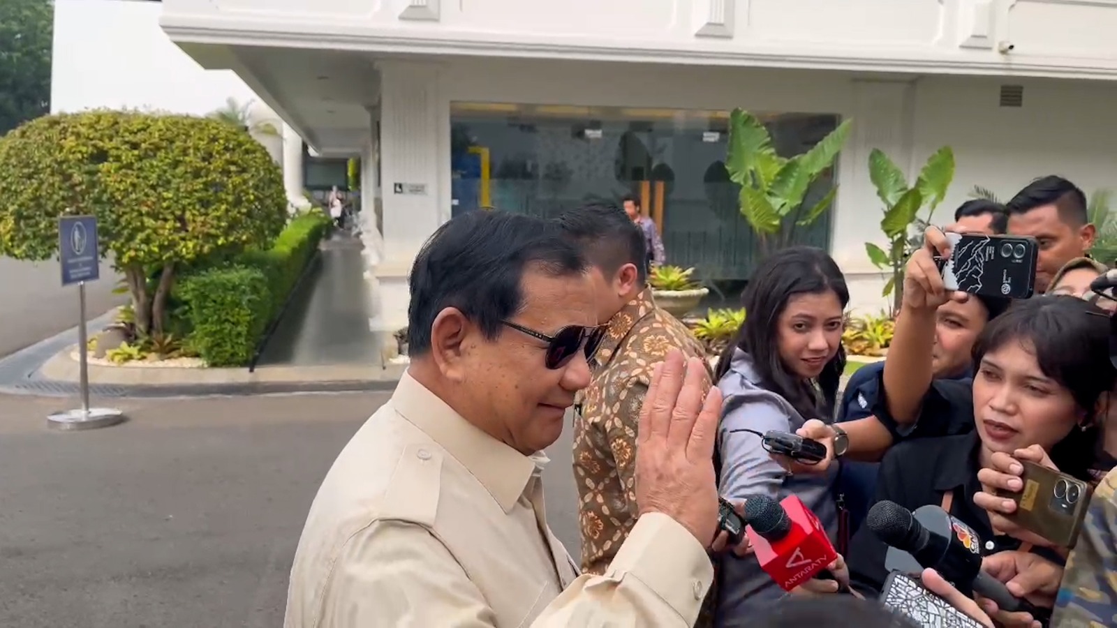 Prabowo Subianto Reports on European Visit, Meeting with President Jokowi