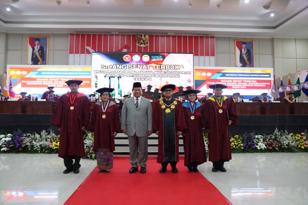 Prabowo Subianto Sponsors Travel to Jakarta for Graduation of Defense University Polytechnic Graduate, Father Expresses Gratitude