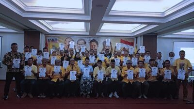 Kader Partai Golkar Menunjukkan Dukungan Terhadap Calon Bupati Awaluddin Muuri dalam Pilkada 2024 disertai Sikap yang Berbeda