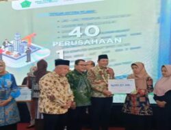 Penyerahan Manfaat BPJS Ketenagakerjaan oleh Plt Bupati Sidoarjo pada Job Fair 2024