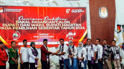 Pasangan Calon (Paslon) Bupati dan Wakil Bupati Magetan Sujatno-Ida Mendaftar ke KPU pada Hari Pertama