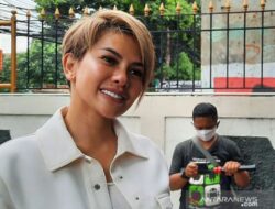 Nikita Mirzani dipanggil polisi karena tahanan tewas dalam kasus kriminal kemarin