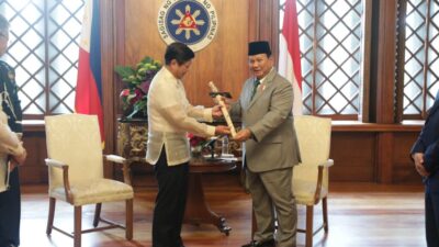 Prabowo Subianto meets with President Marcos Jr. in the Philippines, prioritizing the enhancement of Asian camaraderie.