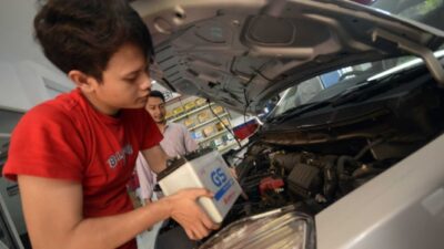 6 Kebiasaan yang membuat Kondisi Aki Mobil Menjadi Cepat Rusak