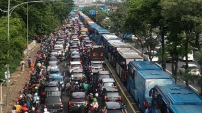 Jakarta Bersiap untuk Wilayah Rendah Emisi dengan Truk sebagai Penyumbang Emisi Terbesar