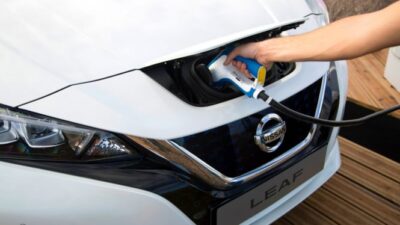 Fast Charging Dilarang untuk Nissan Leaf EV Demi Mencegah Kebakaran