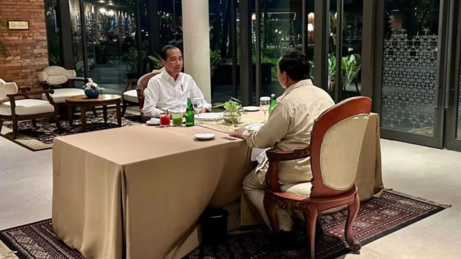 Bahlil mengungkap hubungan Prabowo dan Jokowi semakin dekat setelah makan malam bersama