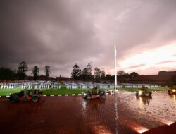 Prabowo Subianto Leads Generals in Cabinet March Through the Rain: “Leaders Must Get Wet with Soldiers”