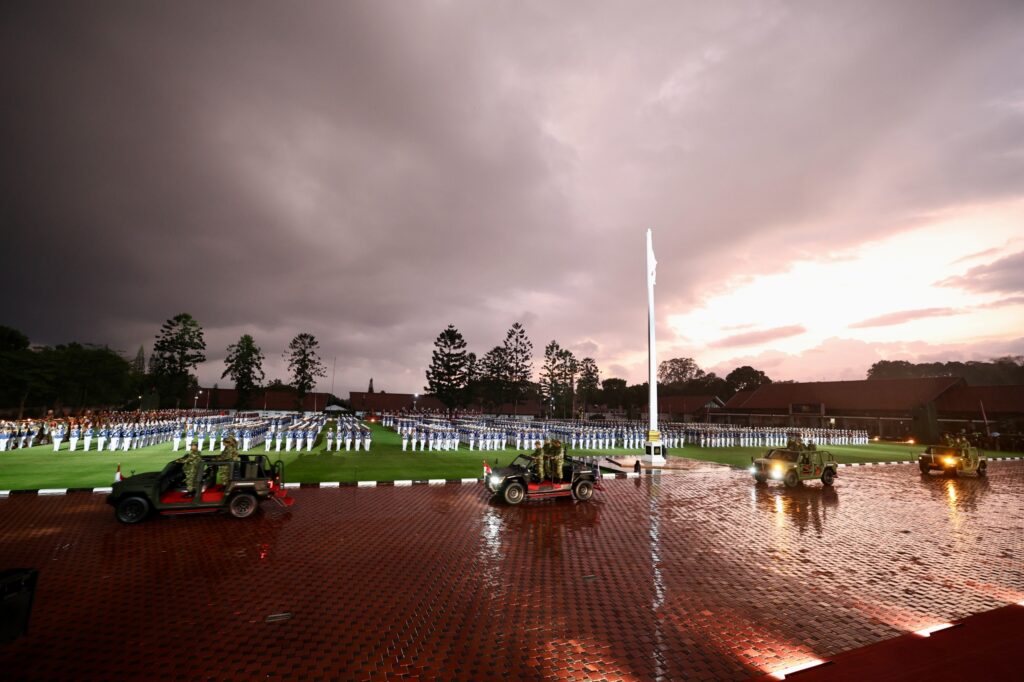 Prabowo Subianto Leads Generals in Cabinet March Through the Rain: “Leaders Must Get Wet with Soldiers”