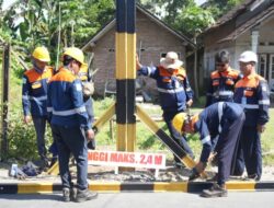 Portal KAI Jember: Solusi Cegah Kendaraan Berat di Perlintasan