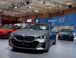 Daftar Harga Mobil BMW Terbaru 2025: Seri Mewah Hingga Mobil Listrik Canggih