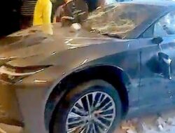 Kejutan! Lexus Sahroni Dirusak Massa, Harganya Mengejutkan
