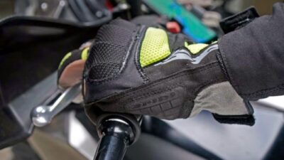 Kenali Jenis Sarung Tangan Motor: Level Proteksi & Fungsi