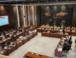 DPR Gelar Rapat Usai Demo: Analisis dan Langkah Selanjutnya