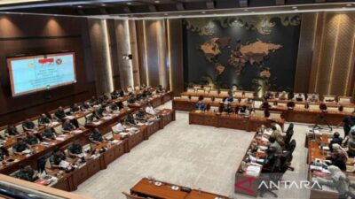 DPR Gelar Rapat Usai Demo: Analisis dan Langkah Selanjutnya