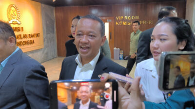 Bahlil Kumpulkan Anggota Fraksi Partai Golkar di DPR: Analisis Lengkap