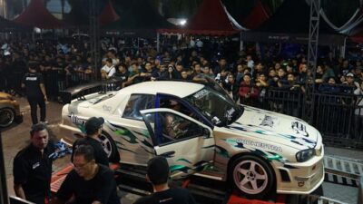 Nissan GT-R R34 Sorotan Kontes Modifikasi Surabaya