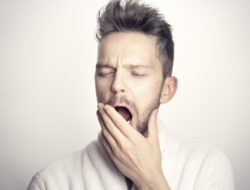Cara Bangun Tidur Pagi Tanpa Rasa Kantuk dan Lebih Produktif