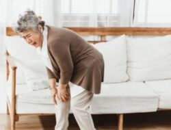 Penyebab dan Faktor Risiko Osteoporosis: Anda Harus Tahu